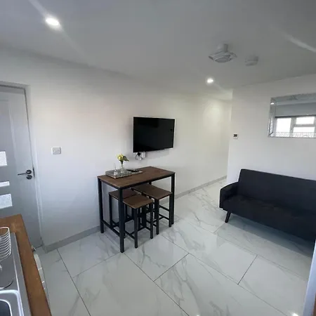 Newly Built Modern Flat With Free Parking Close To London Luton Airport And L&D Hospital Dunstable Esterno foto