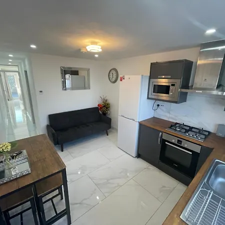 Newly Built Modern Flat With Free Parking Close To London Luton Airport And L&D Hospital Dunstable Esterno foto