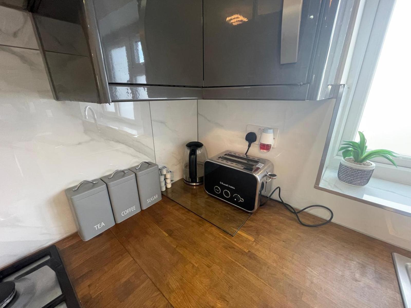 Newly Built Modern Flat With Free Parking Close To London Luton Airport And L&d Hospital Dunstable